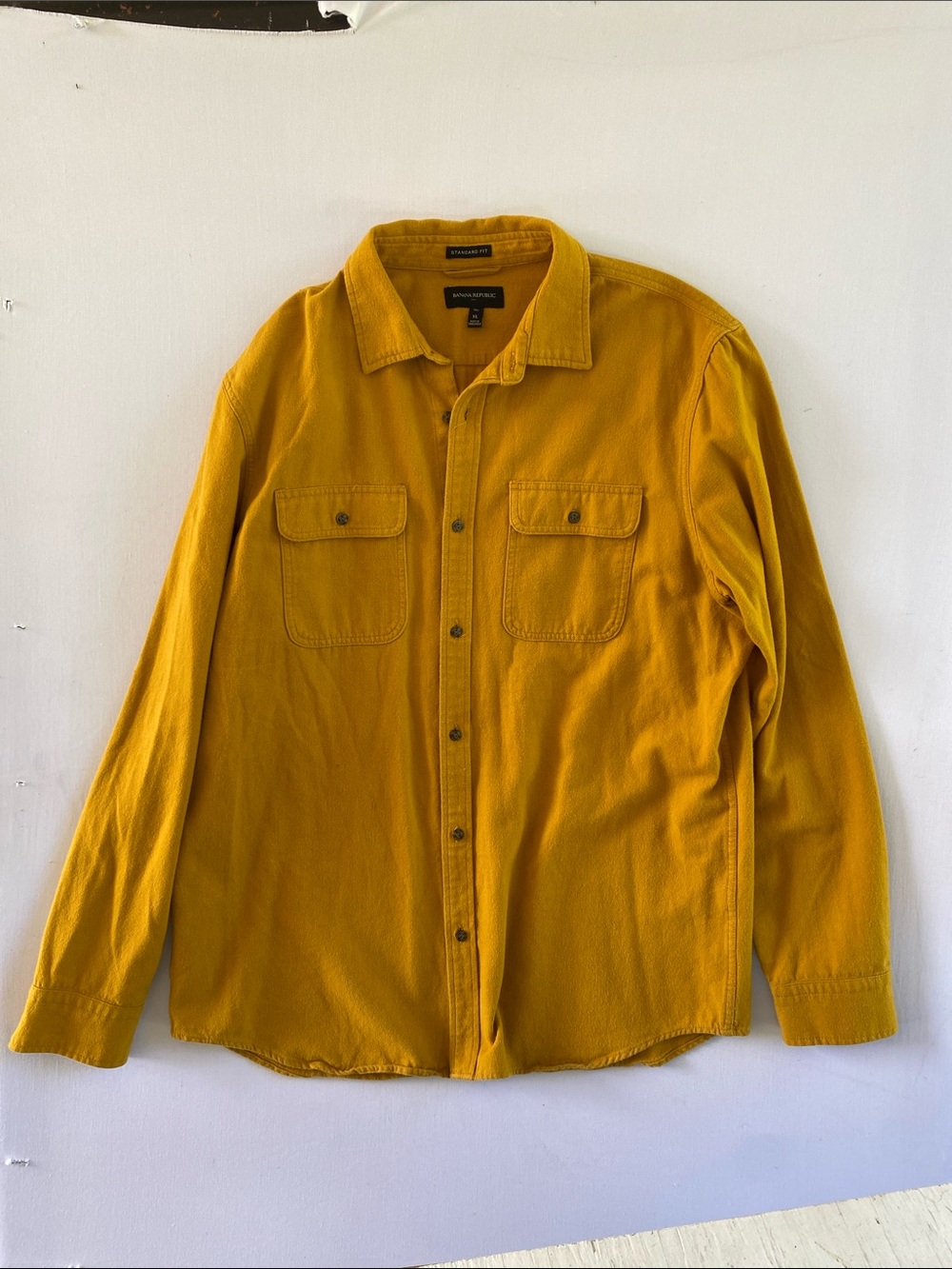 Banana Republic men’s rust yellow overshirt